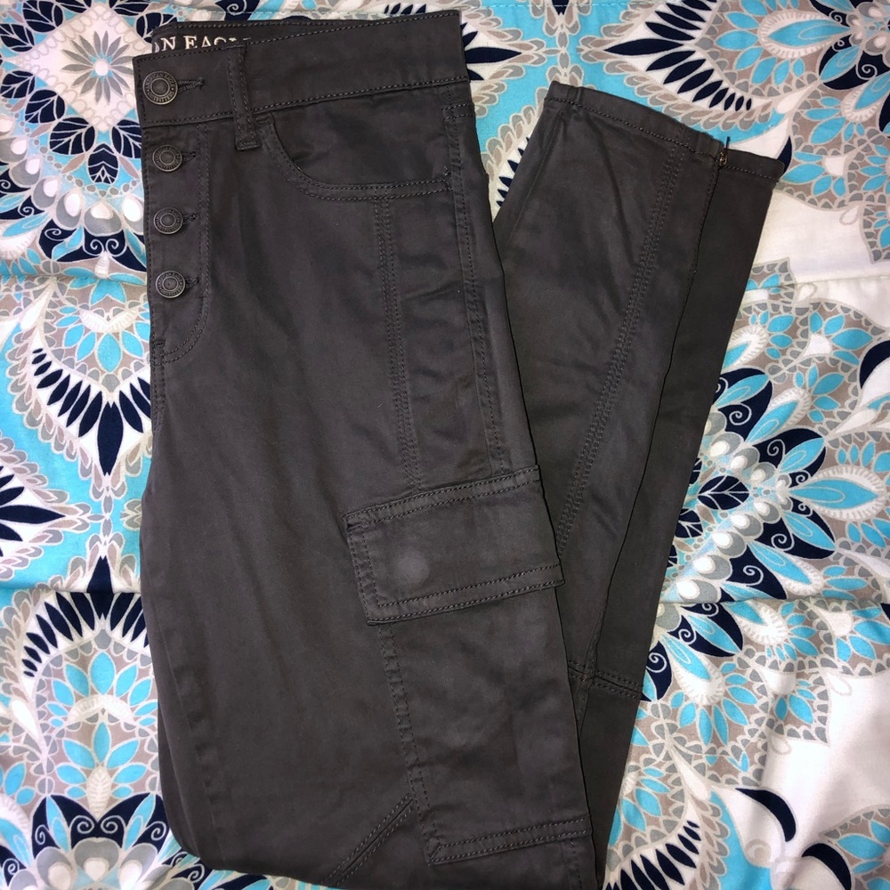 Gray American Eagle jegging